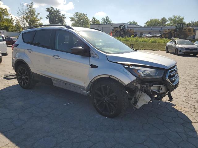 Photo 4 from auction – 2019 FORD ESCAPE with VIN 1FMCU0GD5KUA59031