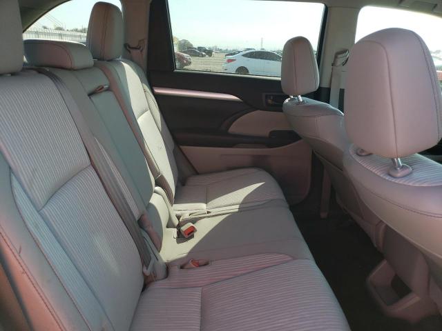 Photo 11 from auction – 2015 TOYOTA HIGHLANDER with VIN 5TDBKRFH2FS185453