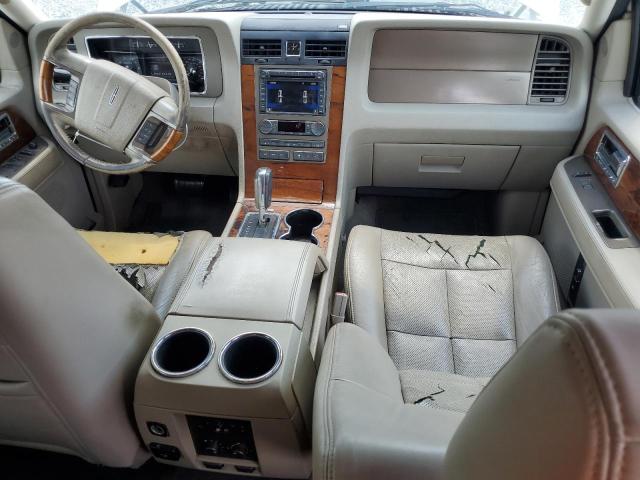 Photo 8 from auction – 2011 LINCOLN NAVIGATOR with VIN 5LMJJ2H5XBEJ04099