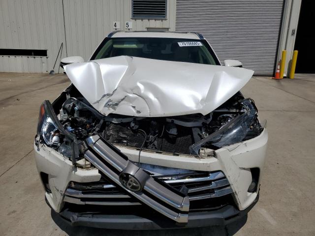 Photo 5 from auction – 2018 TOYOTA HIGHLANDER with VIN 5TDYZRFH3JS240071