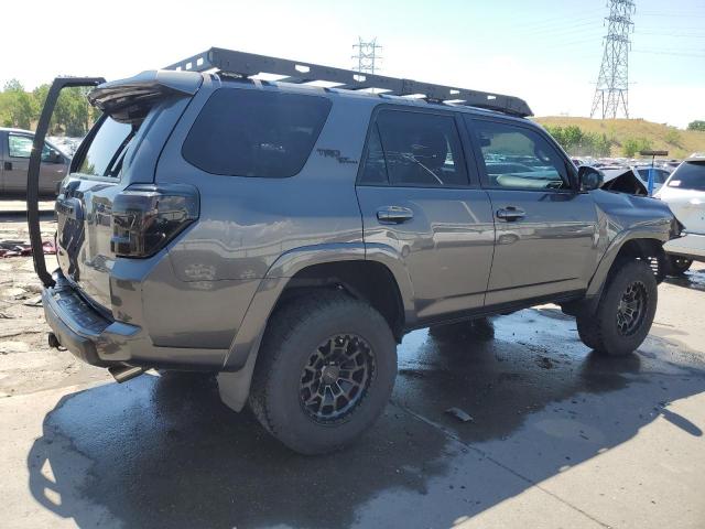 Photo 3 from auction – 2018 TOYOTA 4RUNNER SR with VIN JTEBU5JR2J5550307