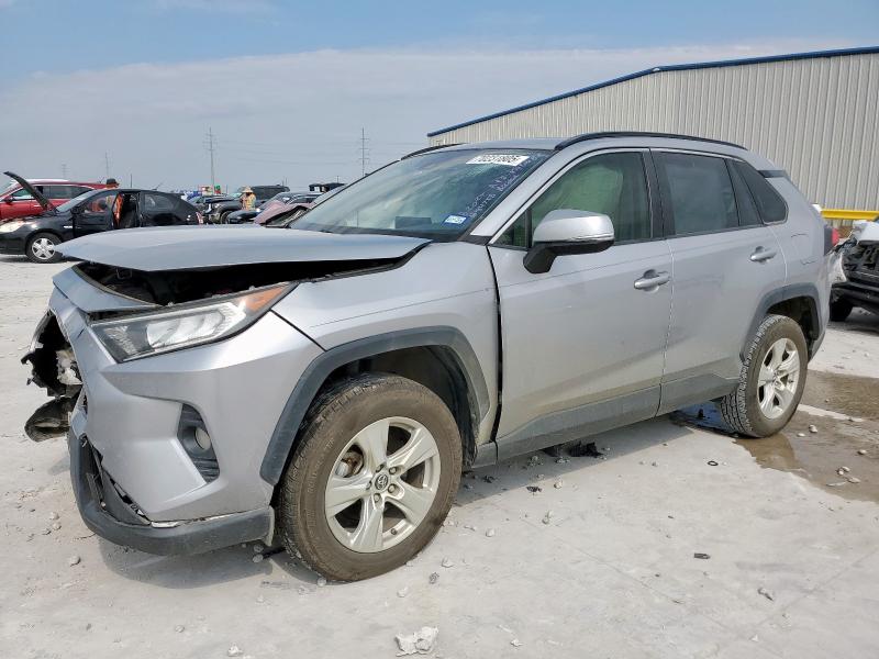 TOYOTA RAV4 XLE 2019 with VIN JTMW1RFV8KD014156 - Photo from auction