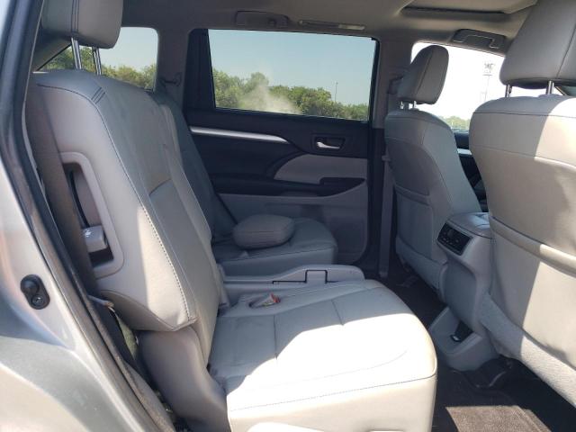 Photo 11 from auction – 2017 TOYOTA HIGHLANDER with VIN 5TDJZRFH4HS400096