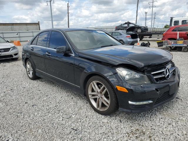 Photo 4 from auction – 2014 MERCEDES-BENZ C 250 with VIN WDDGF4HB4EA930484