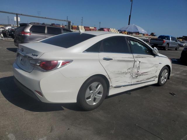 Photo 3 from auction – 2012 HYUNDAI SONATA HYBRID with VIN KMHEC4A40CA033614