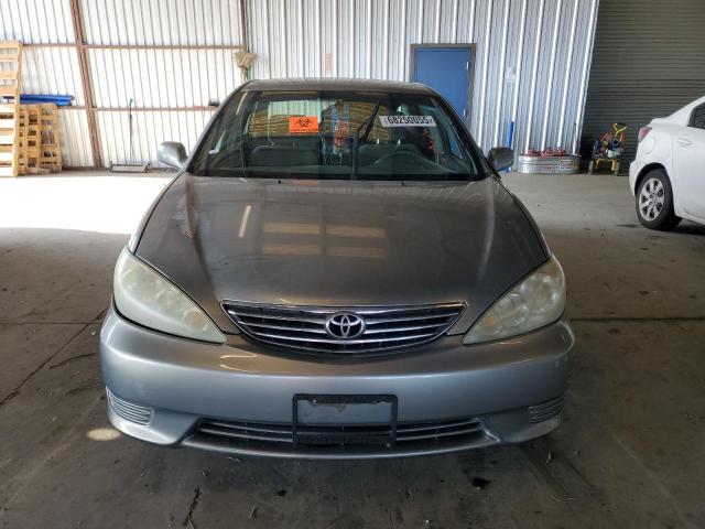 Photo 5 from auction – 2005 TOYOTA CAMRY LE with VIN 4T1BF30K55U613981