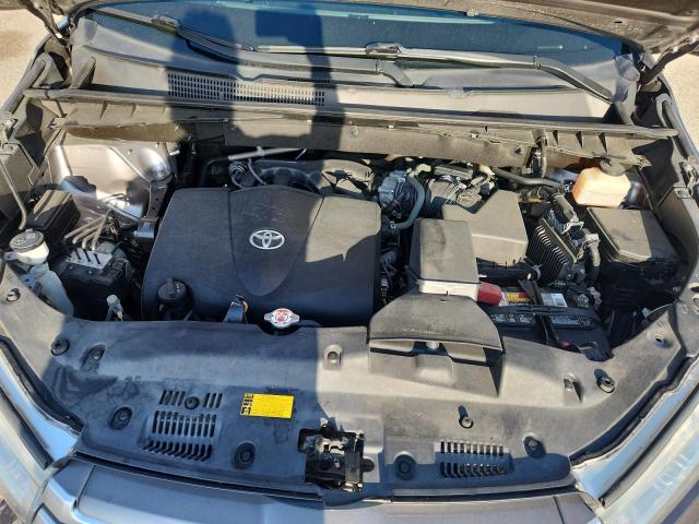 Photo 12 from auction – 2018 TOYOTA HIGHLANDER with VIN 5TDKZRFH3JS547262