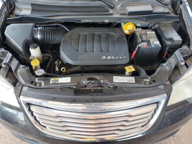 Photo 12 from auction – 2014 CHRYSLER TOWN & COU with VIN 2C4RC1BGXER440481