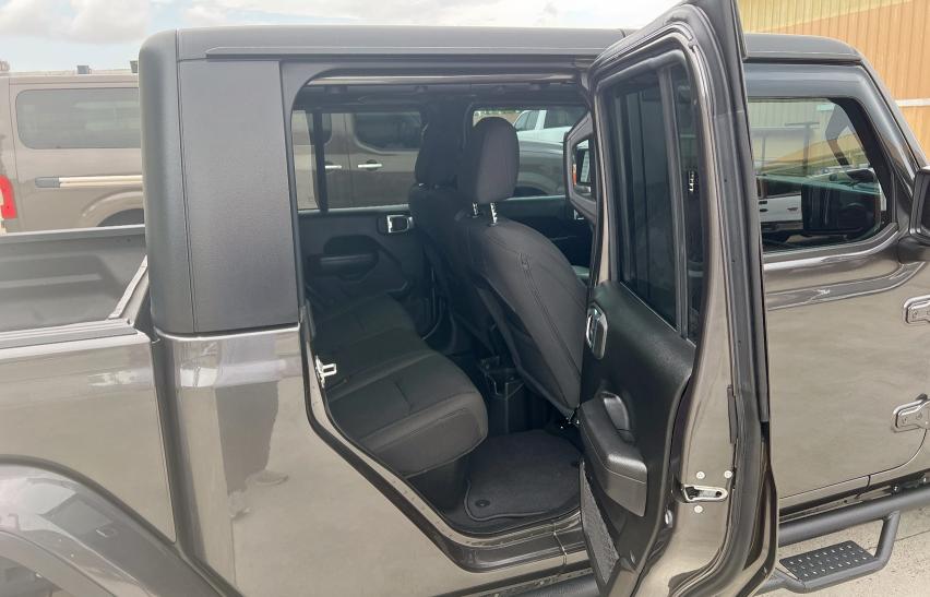 Photo 6 from auction – 2023 JEEP GLADIATOR with VIN 1C6HJTAG6PL560425