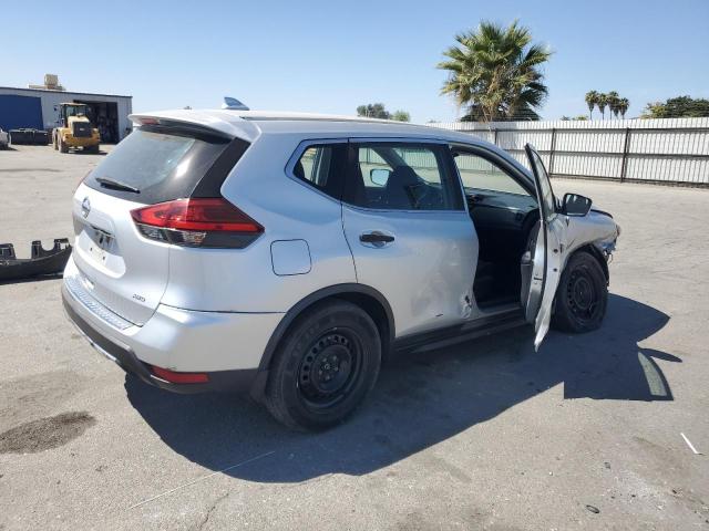 Photo 3 from auction – 2017 NISSAN ROGUE S with VIN KNMAT2MV2HP548372