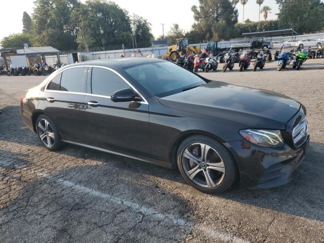 Photo 4 from auction – 2017 MERCEDES-BENZ E 300 with VIN WDDZF4JB6HA025171