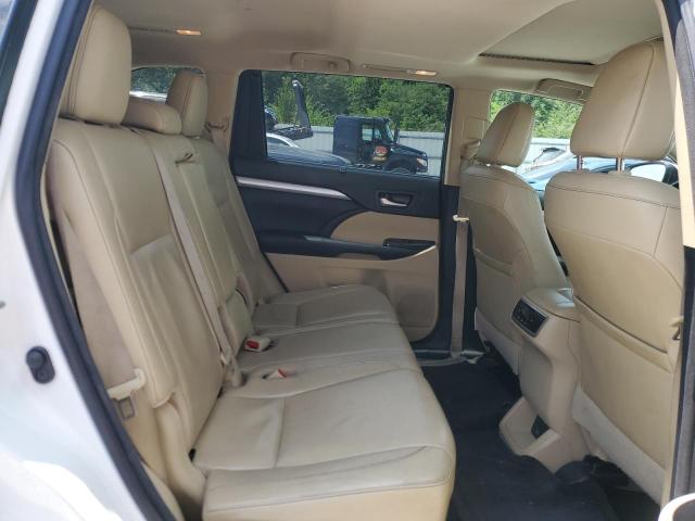 Photo 11 from auction – 2018 TOYOTA HIGHLANDER with VIN 5TDJGRFH1JS046727