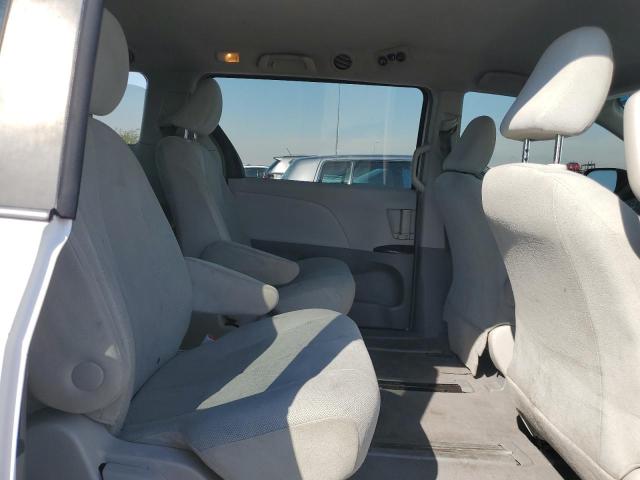 Photo 11 from auction – 2011 TOYOTA SIENNA with VIN 5TDZK3DC4BS041240