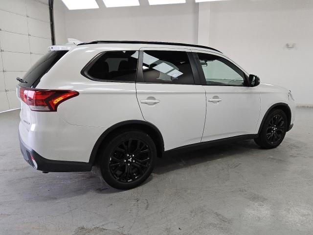 Photo 3 from auction – 2018 MITSUBISHI OUTLANDER with VIN JA4AD3A31JZ044227