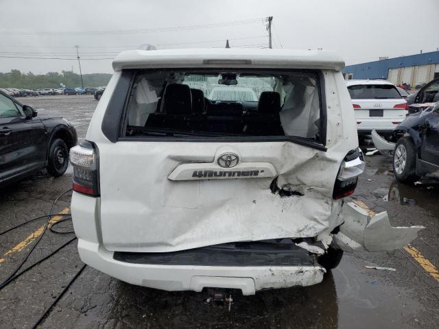 Photo 6 from auction – 2018 TOYOTA 4RUNNER SR with VIN JTEBU5JR2J5506419