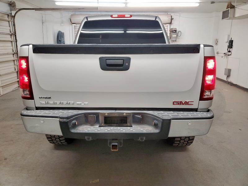 Photo 6 from auction – 2010 GMC SIERRA K15 with VIN 3GTRKVE31AG176702