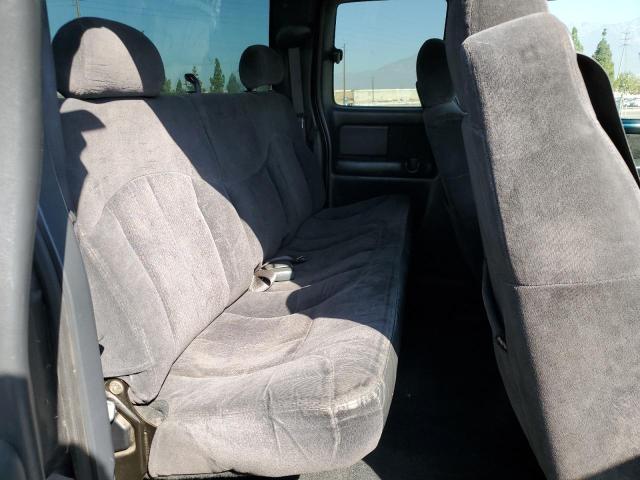 Photo 10 from auction – 2001 CHEVROLET SILVERADO with VIN 1GCEC19VX1Z147361