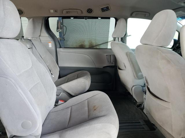 Photo 11 from auction – 2015 TOYOTA SIENNA LE with VIN 5TDKK3DC5FS672151