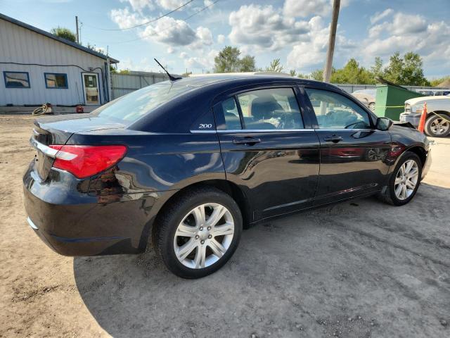 Photo 3 from auction – 2013 CHRYSLER 200 TOURIN with VIN 1C3CCBBB2DN577480
