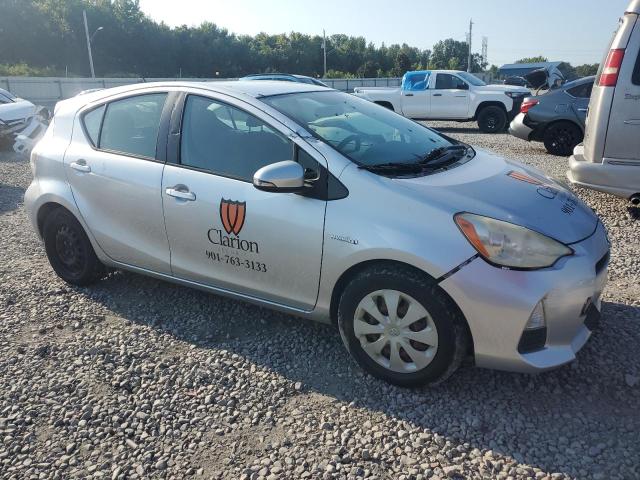 Photo 4 from auction – 2014 TOYOTA PRIUS C with VIN JTDKDTB30E1574783