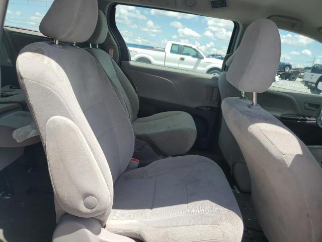 Photo 11 from auction – 2018 TOYT SIENNA L with VIN 5TDZZ3DC7JS949711