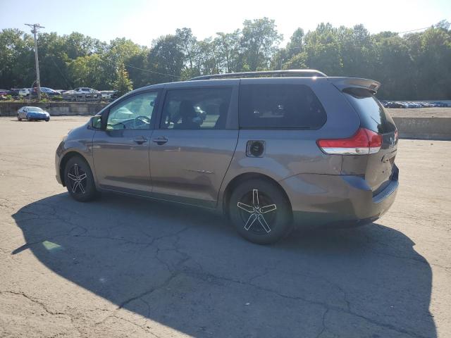 Photo 2 from auction – 2011 TOYOTA SIENNA XLE with VIN 5TDDK3DC6BS015250