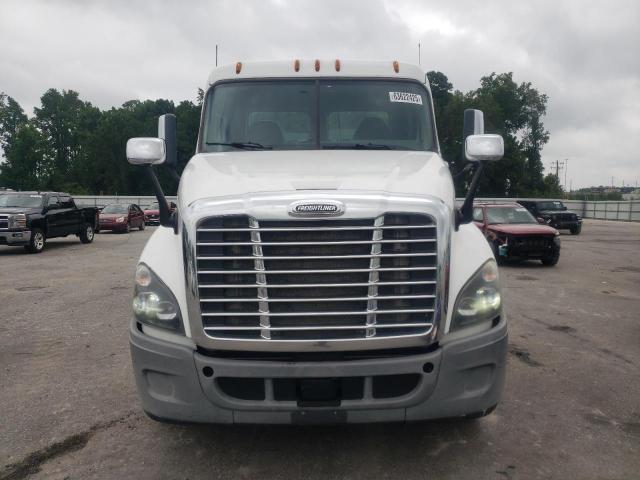 Photo 5 from auction – 2018 FREIGHTLINER CASCADIA 1 with VIN 1FUGGEDV0JLHB4053