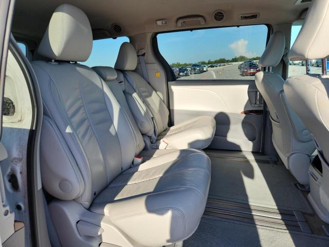 Photo 11 from auction – 2013 TOYOTA SIENNA XLE with VIN 5TDYK3DC8DS332113