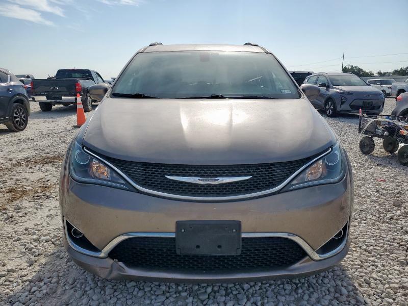 Photo 5 from auction – 2017 CHRYSLER PACIFICA T with VIN 2C4RC1BG2HR552034