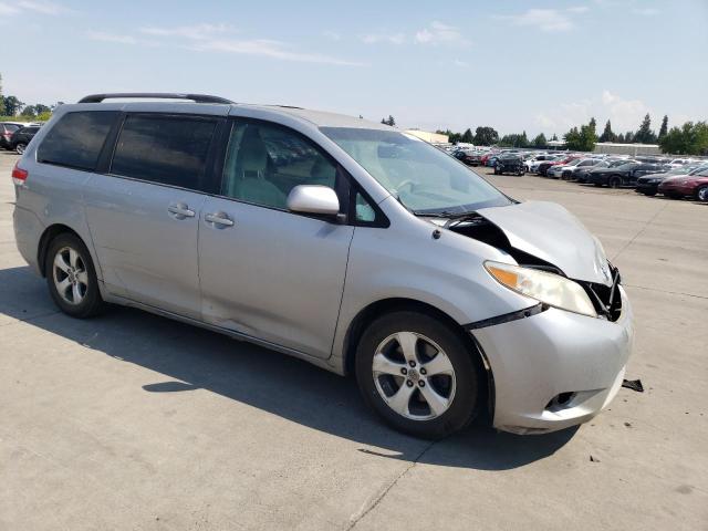 Photo 4 from auction – 2013 TOYOTA SIENNA LE with VIN 5TDKK3DC8DS343845