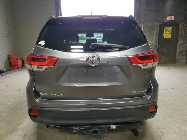 Photo 6 from auction – 2018 TOYOTA HIGHLANDER with VIN 5TDJZRFH3JS528657