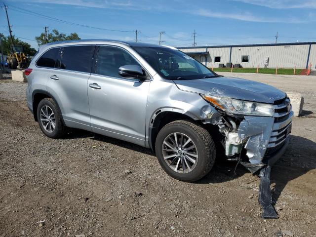 Photo 4 from auction – 2017 TOYOTA HIGHLANDER with VIN 5TDJZRFH1HS509664