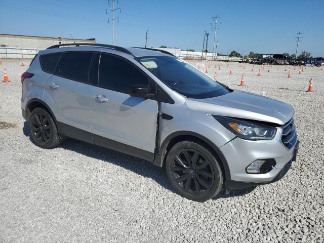 Photo 4 from auction – 2019 FORD ESCAPE SE with VIN 1FMCU9GD9KUA32130