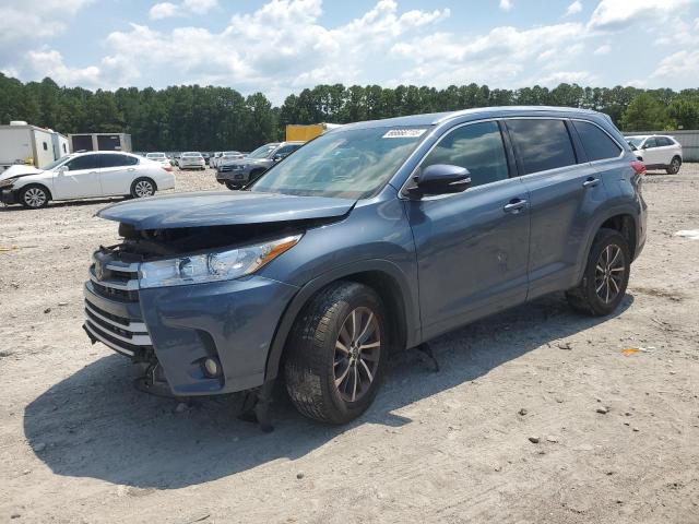 TOYOTA HIGHLANDER 2018 with VIN 5TDKZRFH9JS251498 - Photo from auction