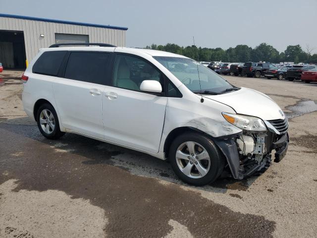 Photo 4 from auction – 2014 TOYOTA SIENNA LE with VIN 5TDKK3DCXES485499