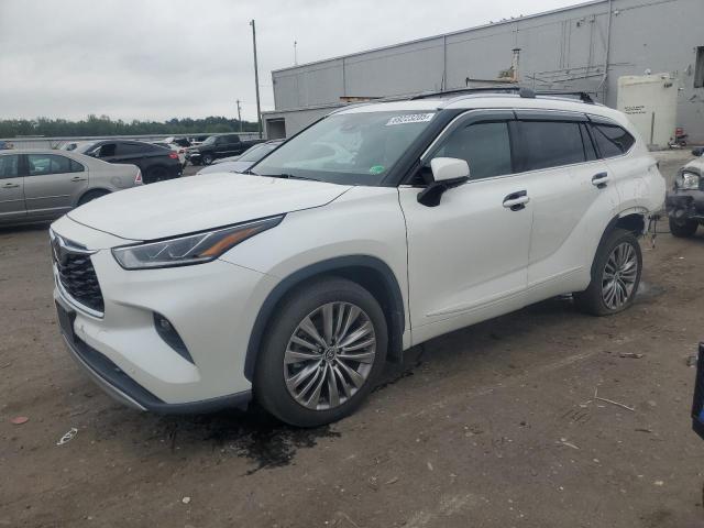 TOYOTA HIGHLANDER 2021 مع رقم تعريف المركبة 5TDFZRBH8MS137388 - صورة من المزاد