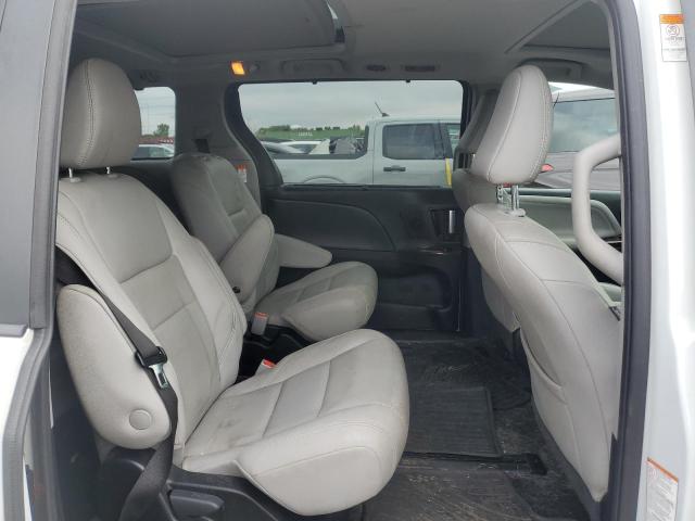 Photo 11 from auction – 2018 TOYOTA SIENNA XLE with VIN 5TDDZ3DC4JS206630