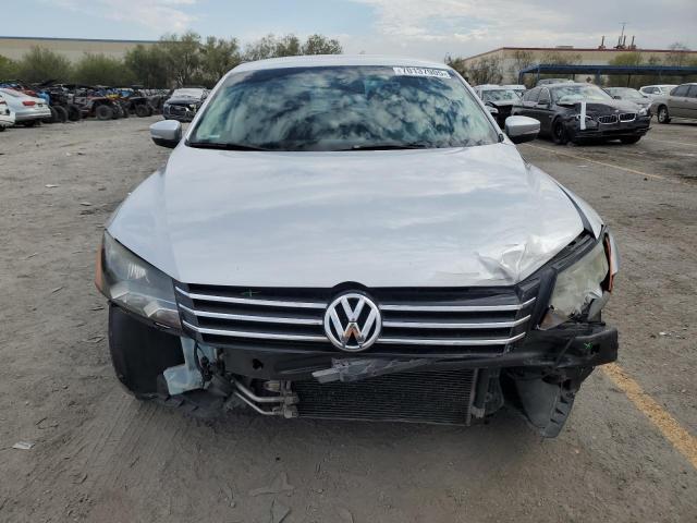 Photo 5 from auction – 2015 VOLKSWAGEN PASSAT S with VIN 1VWAT7A36FC072144