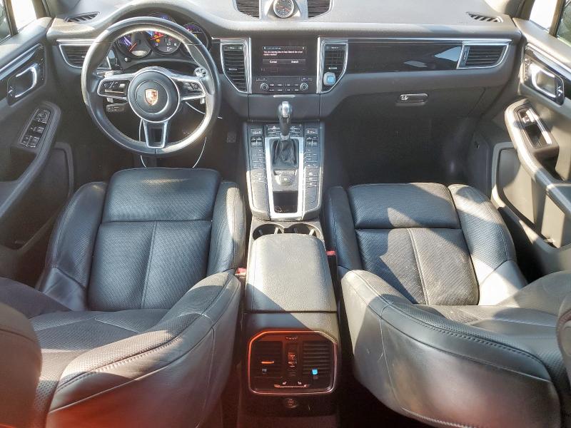 Photo 8 from auction – 2017 PORSCHE MACAN with VIN WP1AA2A55HLB83833