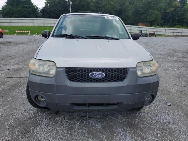 Photo 5 from auction – 2005 FORD ESCAPE XLT with VIN 1FMYU93145KA30657