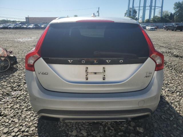 Photo 6 from auction – 2015 VOLVO V60 CROSS with VIN YV4612HK9F1000586