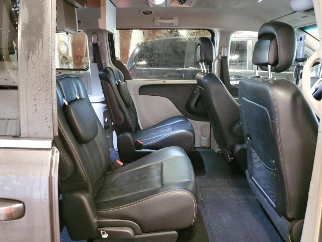 Photo 11 from auction – 2015 CHRYSLER TOWN & COU with VIN 2C4RC1CG3FR716385