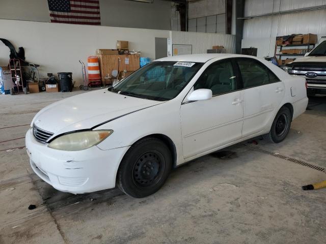 TOYOTA CAMRY LE 2005 with VIN 4T1BE32K85U638003 - Photo from auction