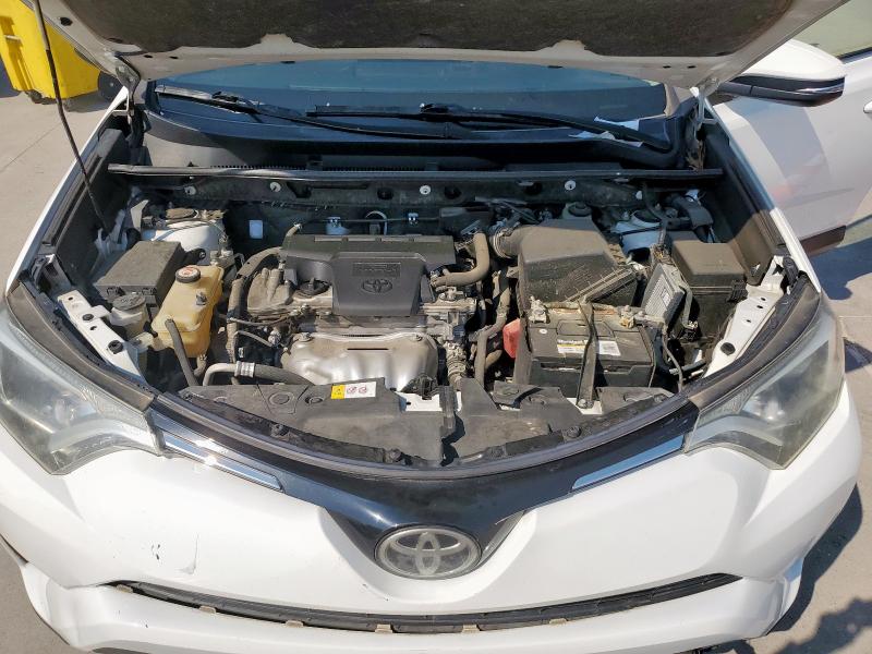Photo 12 from auction – 2017 TOYOTA RAV4 XLE with VIN JTMWFREV8HD101812