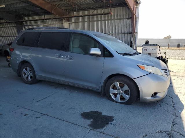 Photo 4 from auction – 2016 TOYOTA SIENNA LE with VIN 5TDKK3DC9GS736810