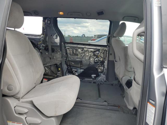 Photo 11 from auction – 2015 TOYOTA SIENNA LE with VIN 5TDKK3DC9FS560307