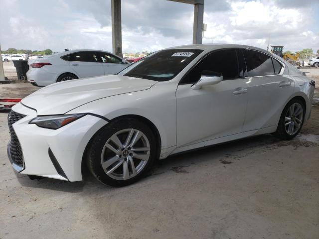 LEXUS IS 300 2022 مع رقم تعريف المركبة JTHAA1D23N5120256 - صورة من المزاد