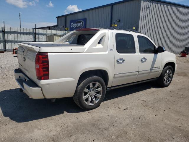 Photo 3 from auction – 2011 CHEVROLET AVALANCHE with VIN 3GNTKGE37BG327584