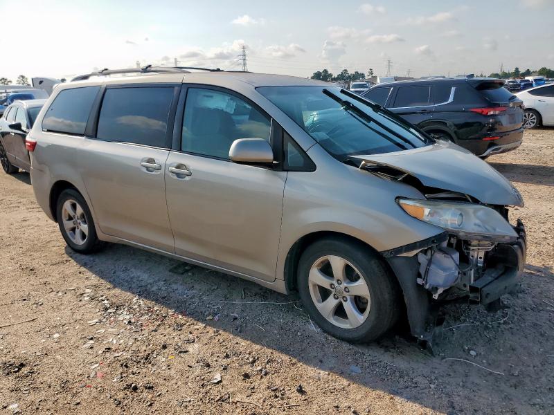 Photo 4 from auction – 2015 TOYOTA SIENNA LE with VIN 5TDKK3DC9FS598233