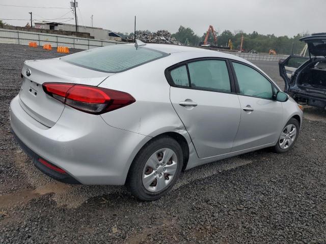 Photo 3 from auction – 2017 KIA FORTE LX with VIN 3KPFK4A7XHE104277